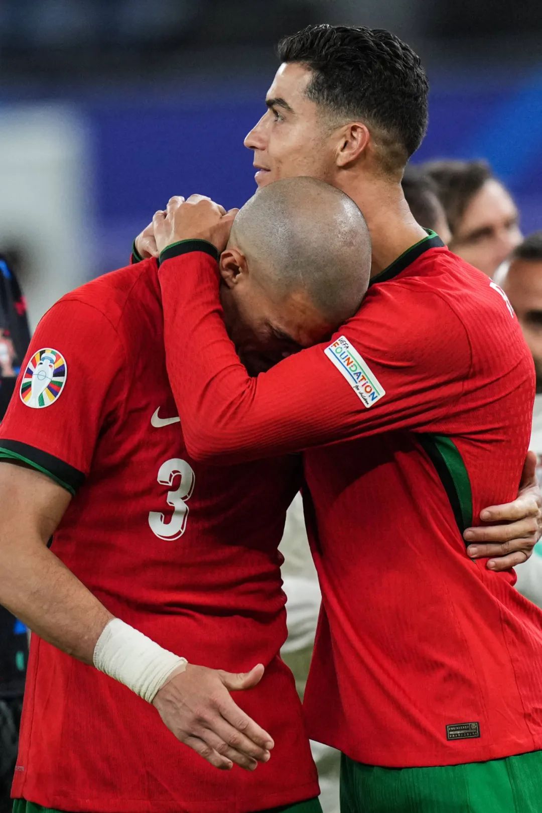 法国队势不可挡取得关键胜利