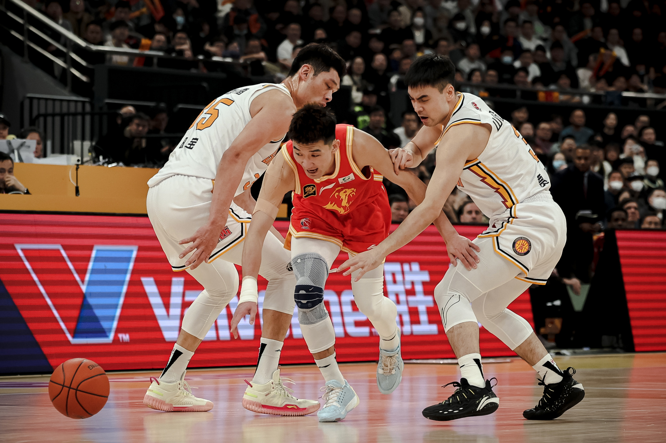 强队对决，比赛带来无数精彩瞬间