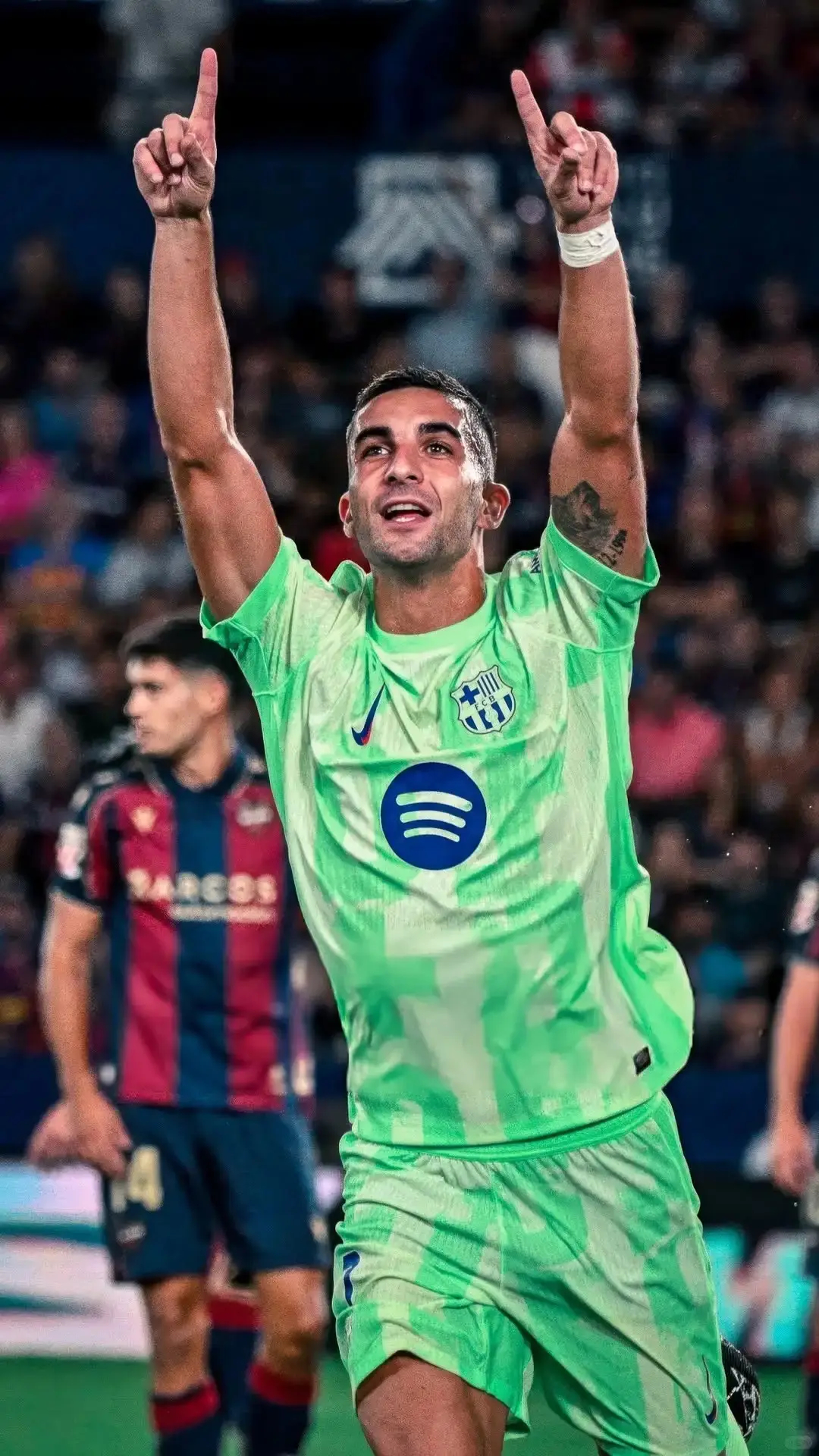 红蓝大战引爆球迷热情，比赛看点十足的简单介绍