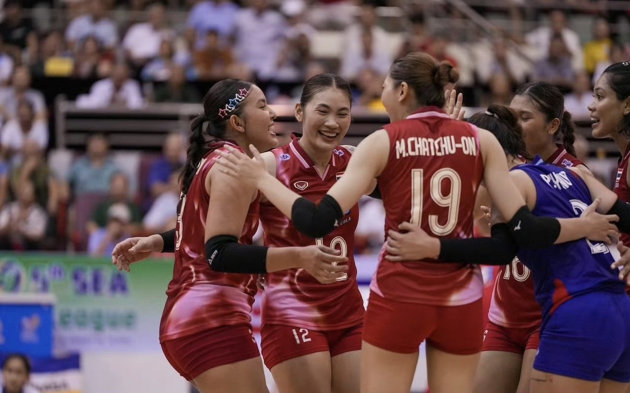 包含泰国女排夺得排球比赛季军，成绩斐然的词条