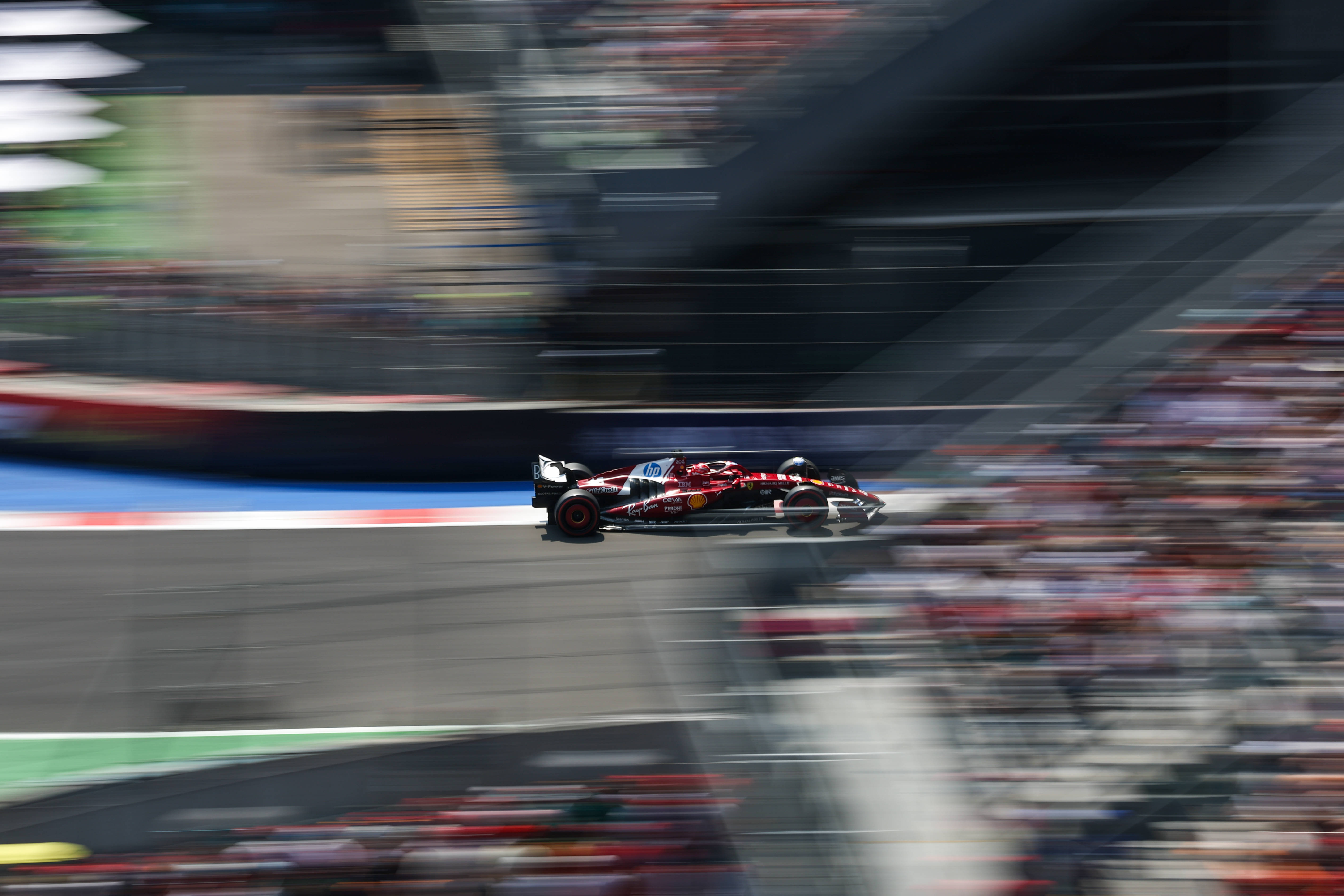 雷诺车队完胜哈斯车队，塞恩斯点燃赛场的简单介绍