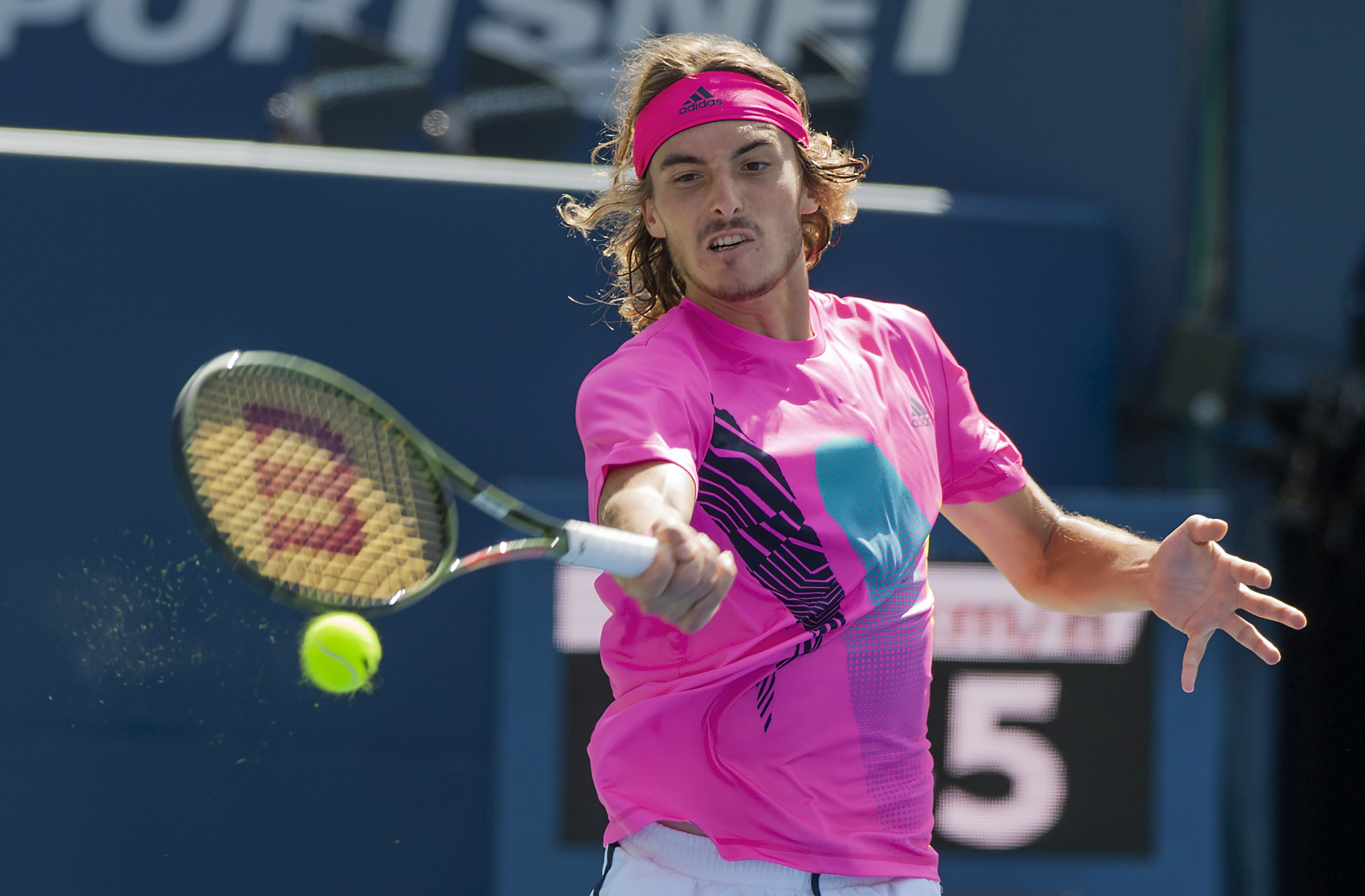 关于美国网球队轻取法国网球队，西西帕斯高光表现的信息