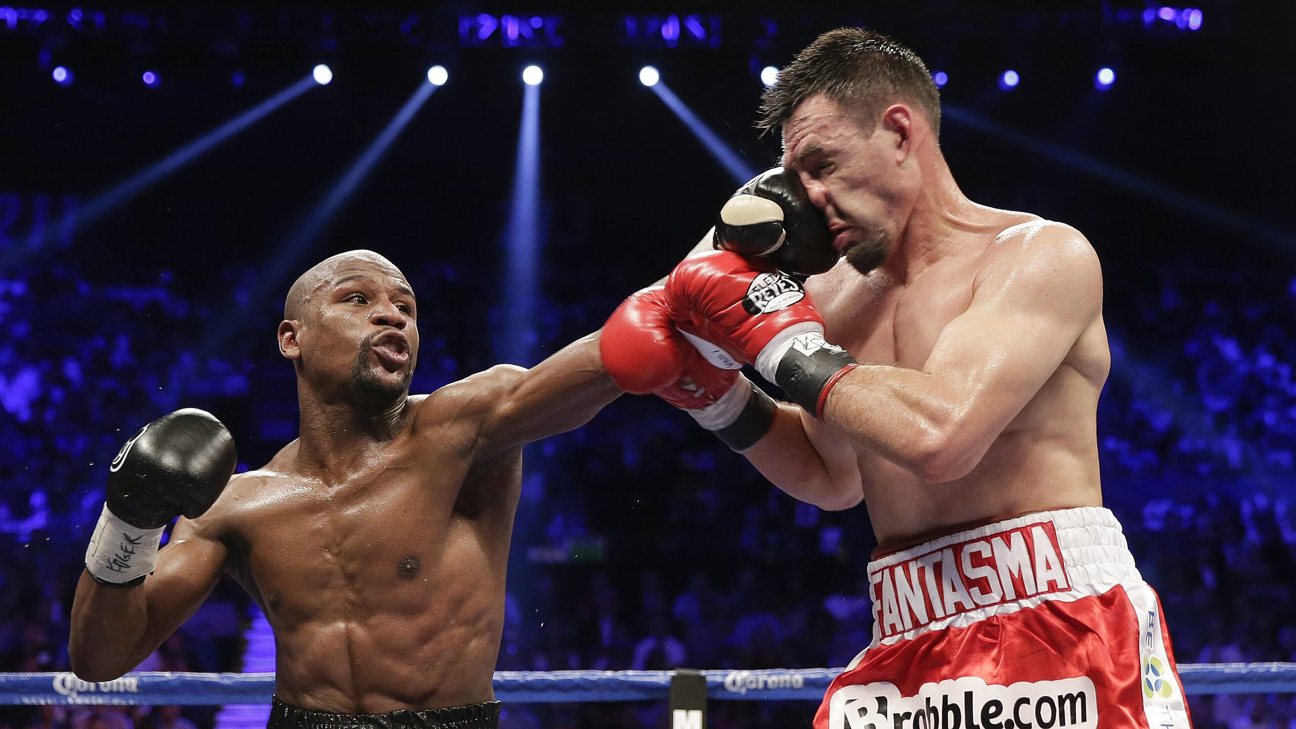 若日尼奥中场魔术引爆战局,加拿大军团客场踏平那不勒斯