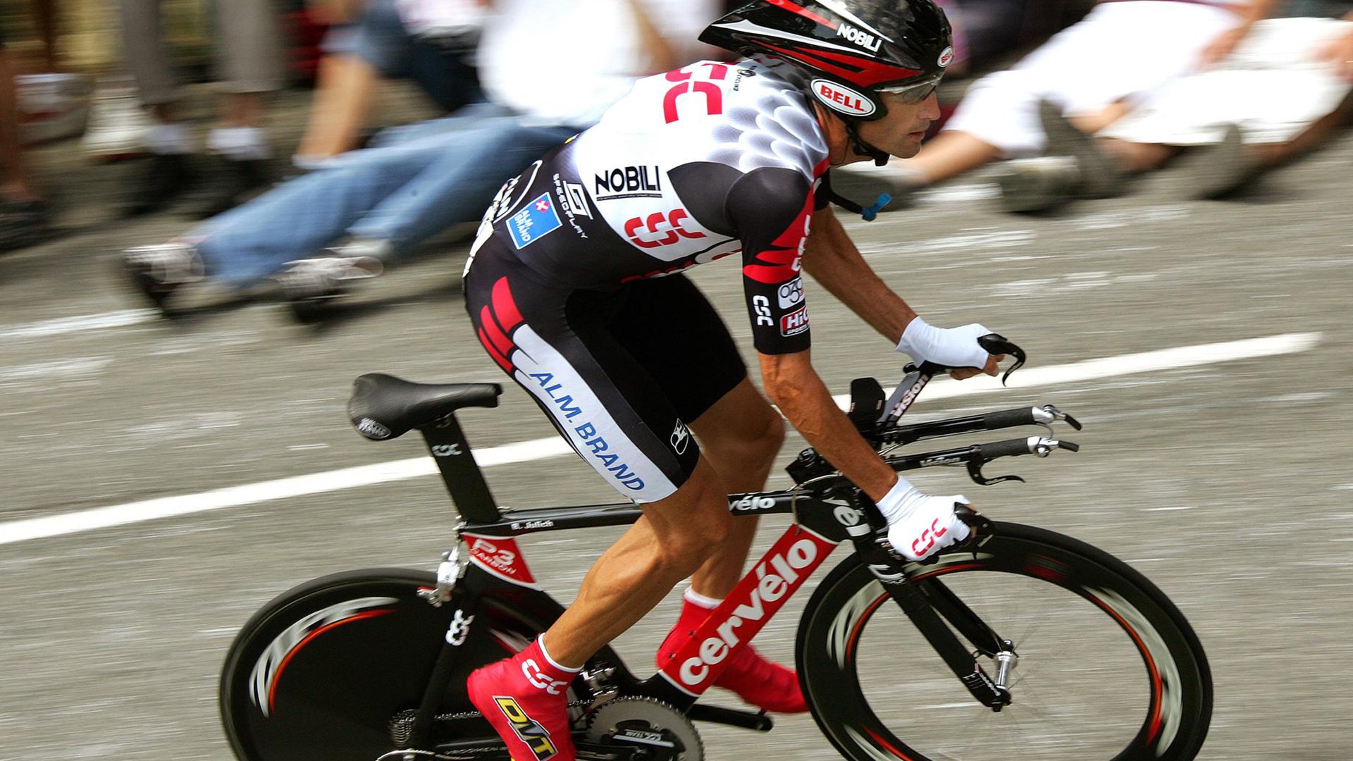 双星闪耀，当F1年度争冠之夜遇见梅西的高光时刻